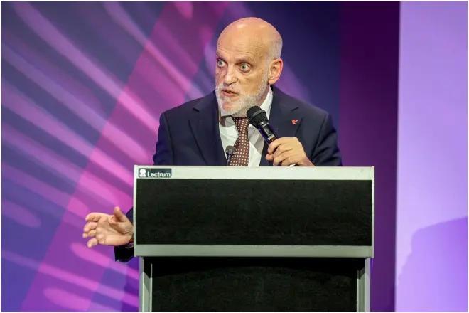 开云APP-特瓦斯：当皇马主席？我在西甲已经够忙了，也没兴趣