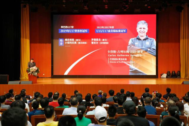 开云体育下载-吉列尔梅自信满满：我一定能培养出国际水平球员